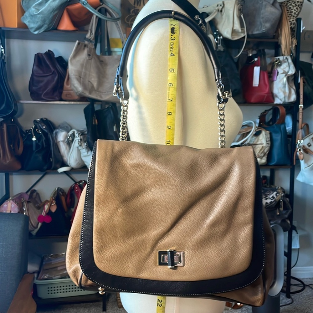 Tre Vero two tone leather handbag with dust bag